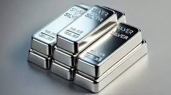 Silver Price Today: चांदी के दाम में फिर आई तेजी, जानें दिल्ली समेत बड़े शहरों में आज का ताजा भाव