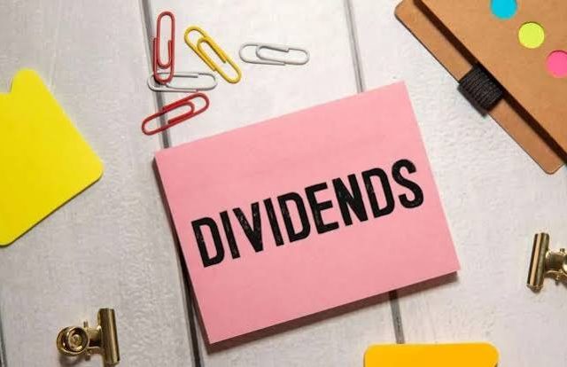 Dividend Stock: आदित्य बिड़ला ग्रुप की इस कंपनी ने घोषित किया ₹240 प्रति शेयर का डिविडेंड, 30 जुलाई है रिकॉर्ड डेट