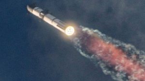 Read more about the article SpaceX की 13वीं Starship उड़ान पर दुनिया की नजर, नई उपलब्धियों के साथ अंतरिक्ष मिशन में बड़ा कदम