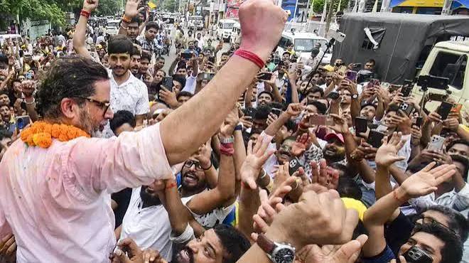 You are currently viewing प्रशांत किशोर ने बांकीपुर में भाजपा के गढ़ में बनाई मजबूत चुनौती, बिहार राजनीति में बढ़ी हलचल