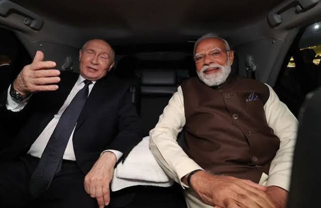 अब होर्मुज की टेंशन खत्म! रूस ने चली ऐसी चाल कि भारत तक बिना समुद्र पार किए पहुंचेगा माल, मॉस्को से नई दिल्ली तक बनेगी रेल लाइन ?