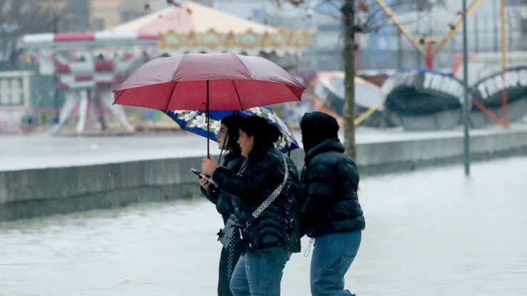 You are currently viewing IMD Rain Alert: बंगाल की खाड़ी का डिप्रेशन बढ़ा सकता है बारिश का कहर, दिल्ली-NCR से यूपी-बिहार तक अलर्ट